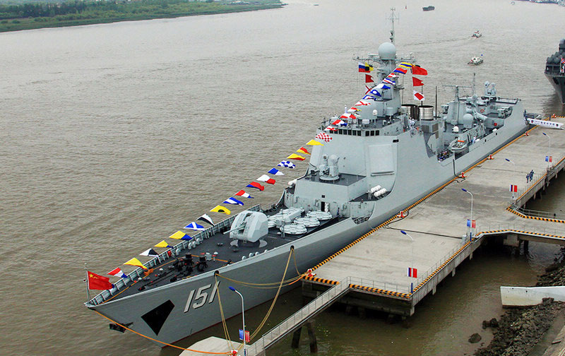 Chinesische Kriegsschiffe im Man?ver mit Russland