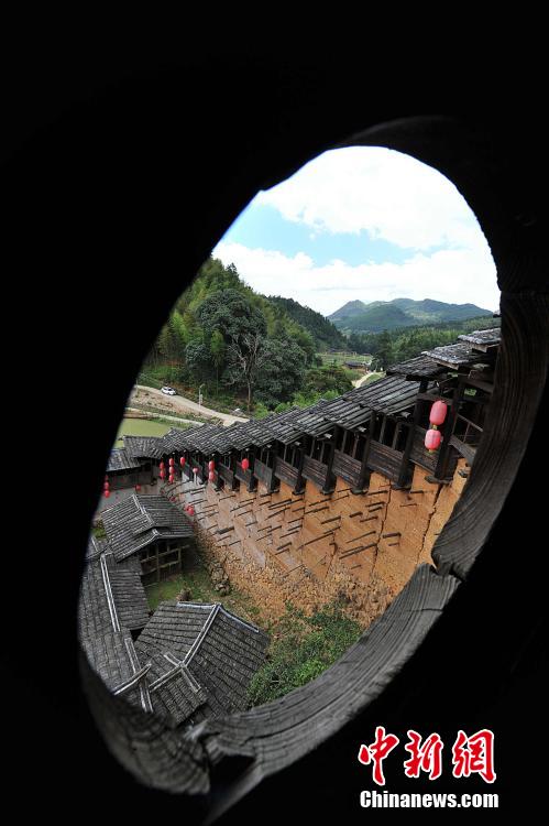 Der irdene ?Potala“ von Anliang 
