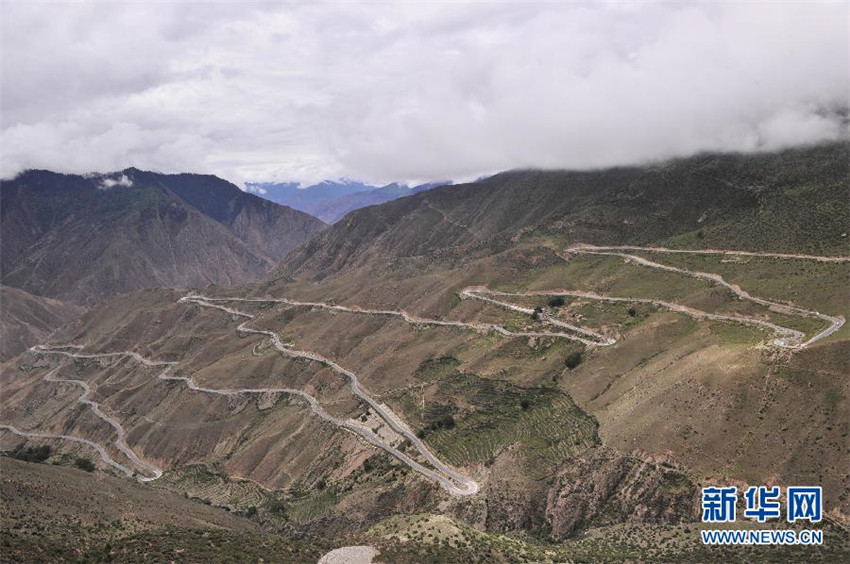 Acht Symbole der 50-j?hrigen Verkehrsentwicklung von Tibet