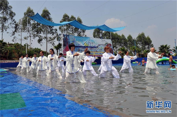 Taiji im Wasser