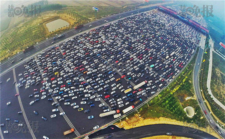 Verkehrschaos aus der Vogelperspektive