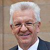 Baden-Württemberg will Austausch und Zusammenarbeit mit China verst?rkenKurz vor seinem ersten Chinabesuch hat Baden-Württembergs Ministerpr?sident Winfried Kretschmann People’s Daily Online ein schriftliches Interview gegeben, in dem er über die wirtschaftliche und wissenschaftliche Kooperation mit dem Reich der Mitte spricht.