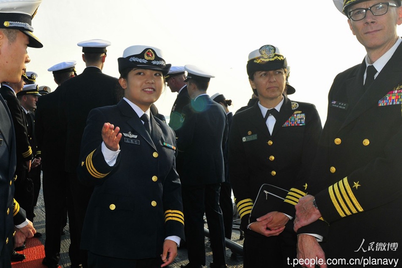 Flugzeugtr?ger ?Liaoning“ begrü?t Delegation der US-Marine