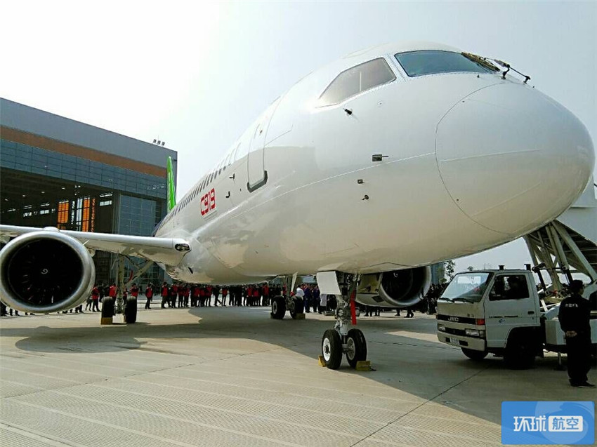 Chinas erster Jumbo im Bild