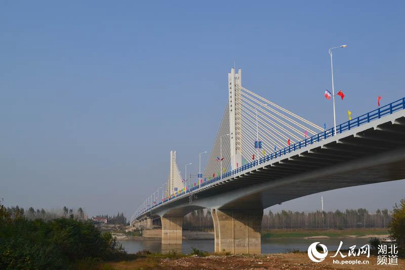 Sino-franz?sische Freundschaftsbrücke für Verkehr freigegeben