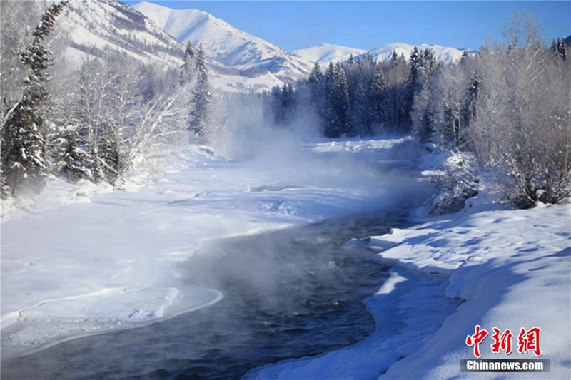 Schneewei?es M?rchenland in Xinjiang