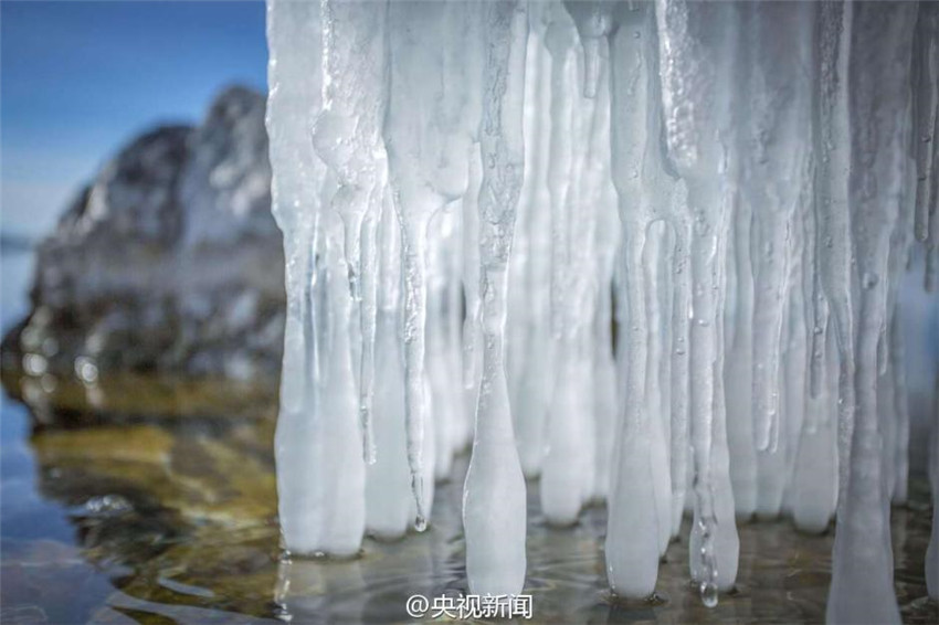 ?Eisgardinen“ am Fu? des Tianshan-Berges