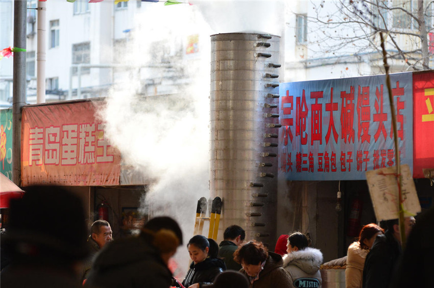 Stapelweise K?rbe mit ged?mften Mantous in Qingdao