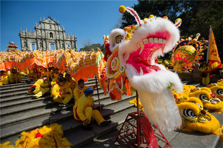 überblick über verschiedene Feiern anl?sslich des Frühlingsfests in China