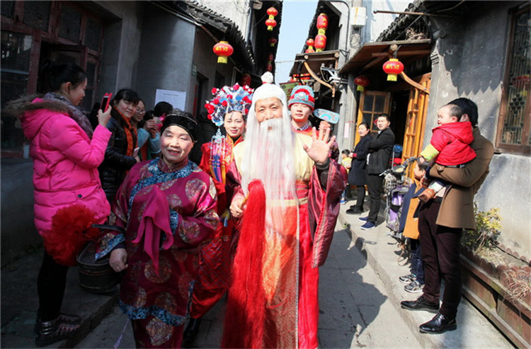 überblick über verschiedene Feiern anl?sslich des Frühlingsfests in China
