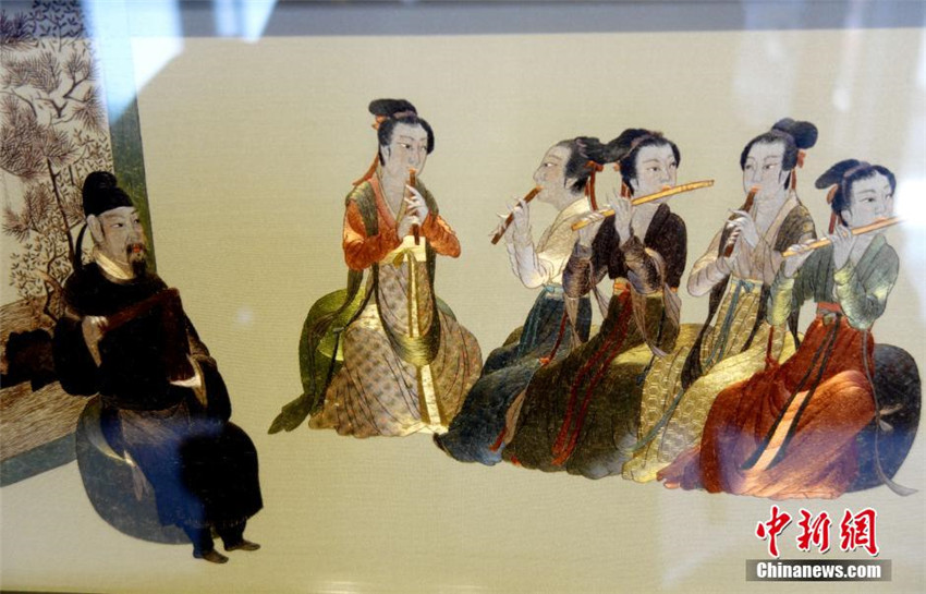 Sch?ne Shu-Stickereien im Daci-Tempel in Chengdu pr?sentiert