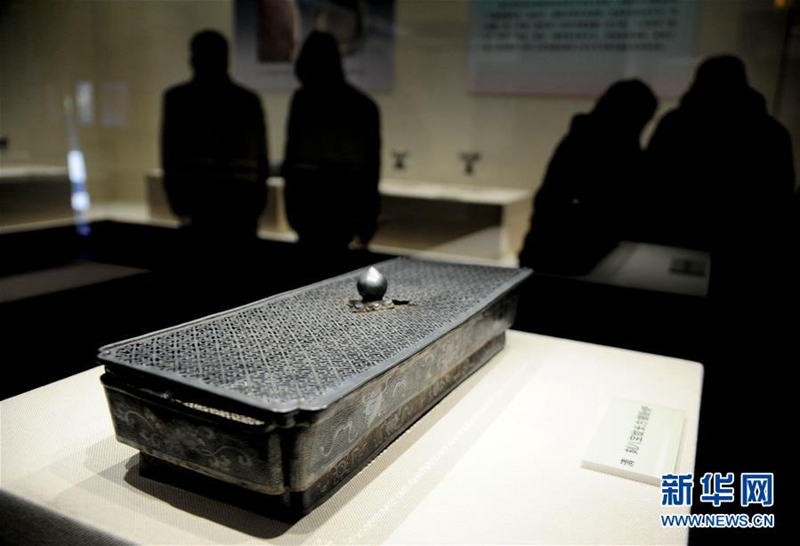 Ausstellung von Gold- und Silbergegenst?nden im Shenyanger Palastmuseum