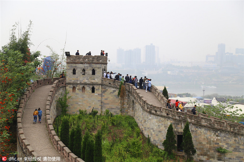 Chongqing baut die Gro?e Mauer nach