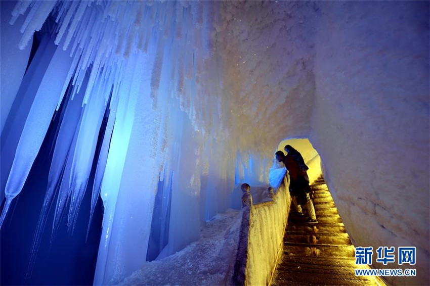 Traumhafte Eish?hle in Shanxi