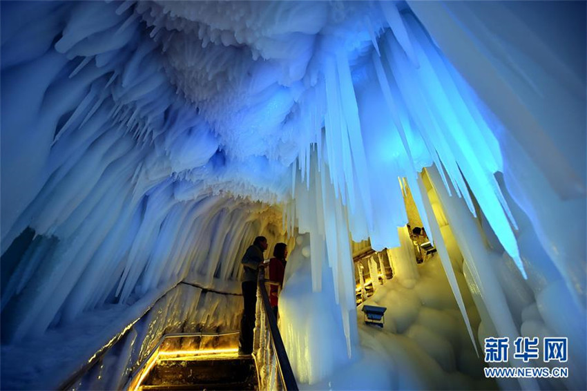 Traumhafte Eish?hle in Shanxi