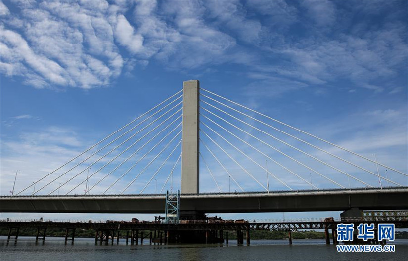 Von China gebaute gr??te Schr?gseilbrücke in Ostafrika in Betrieb genommen