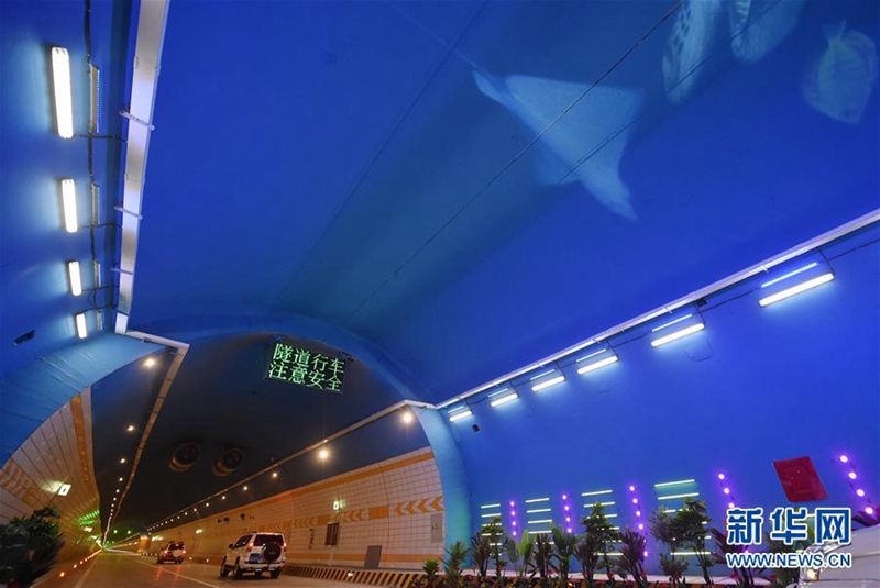 Die ?Unterwasserwelt“ des Liupanshan-Autobahntunnels