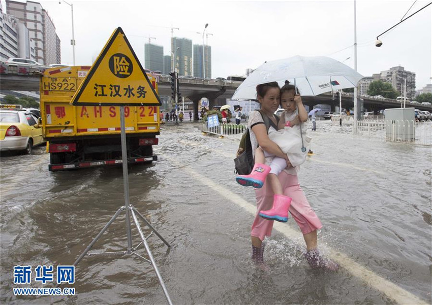 Yangtse-Stadt Wuhan steht nach Regenf?llen unter Wasser