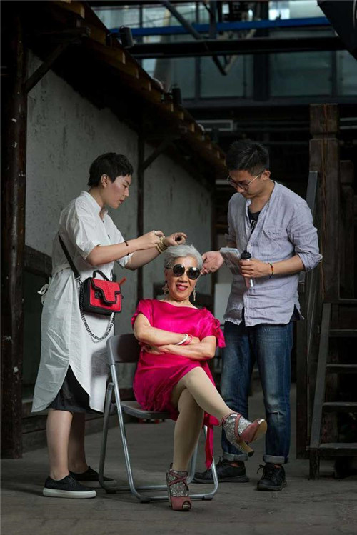 80-J?hrige wird zur Mode-Ikone in Chinas sozialen Medien