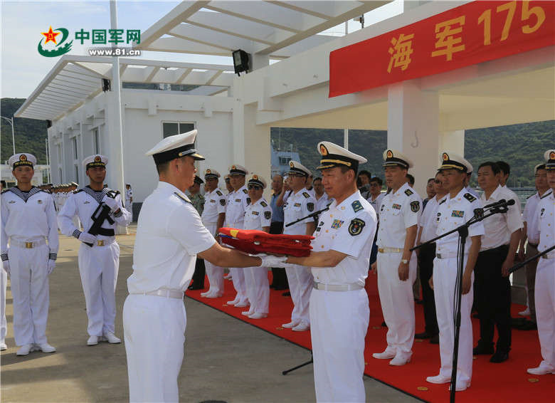 Schiffstaufe des neuen Lenkwaffenzerst?rers ?Yinchuan“