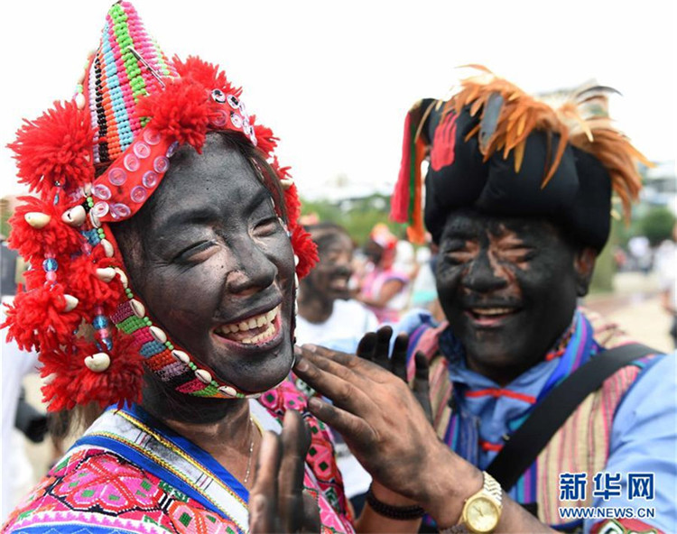 ?Fest der schwarzen Gesichter“ des Yi-Volks in Yunnan