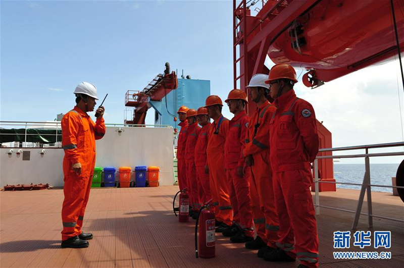 Expeditionsliebhaber besuchen das bemannte U-Boot ?Zhangjian“