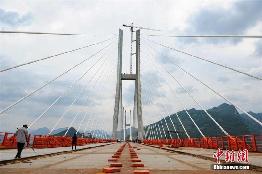 Erfolgreicher Rohbauabschluss der welth?chsten Brücke