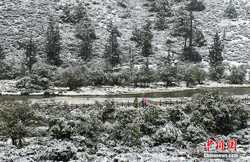 Schnee in Yading