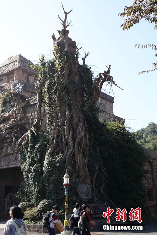 Erstaunlicher ?Gottesbaum“ in Changzhou
