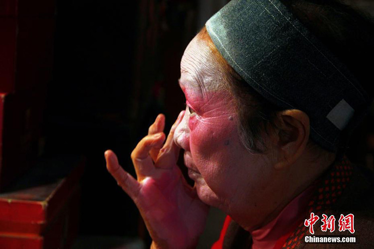 Jahrhundertealte Schauspieltruppe tr?umt von der Verbreitung der Guilin-Oper