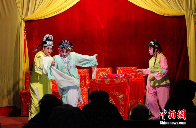 Jahrhundertealte Schauspieltruppe tr?umt von der Verbreitung der Guilin-Oper