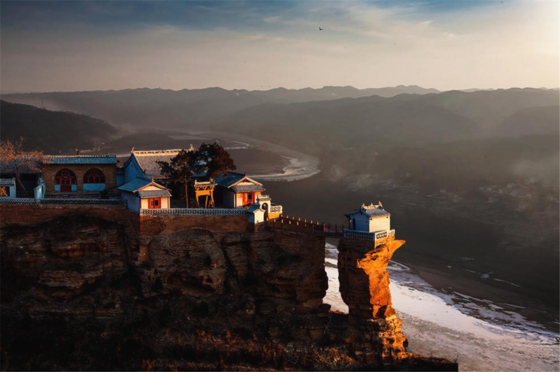 Xianglu-Tempel auf dem riesigen Stein