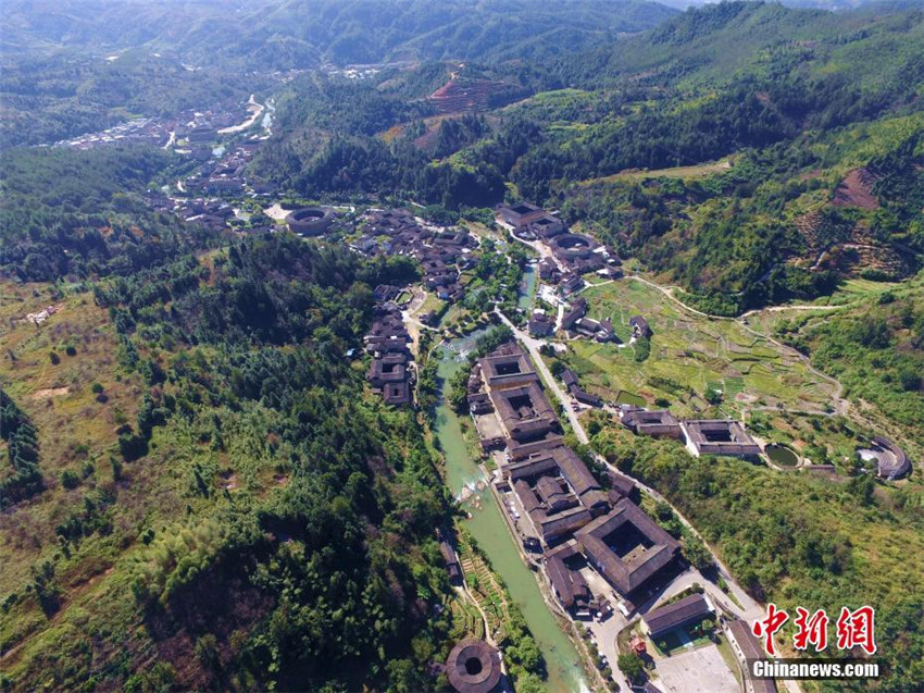 Luftbilder: Traditionelle Lehmgeb?ude in Fujian