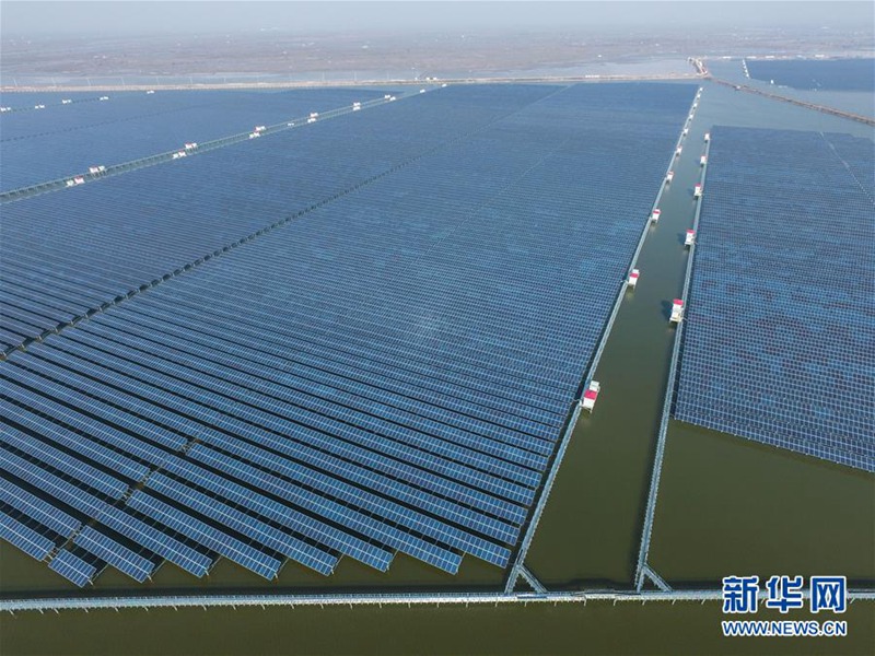 Kombination aus Fischzucht und Solarpark in Cixi