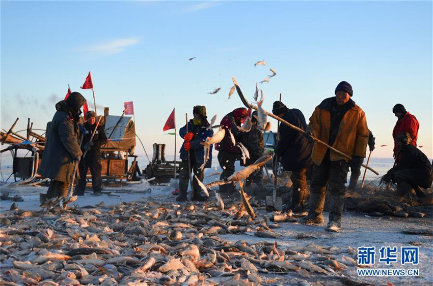 Nachhaltiger Winterfischfang in der Inneren Mongolei