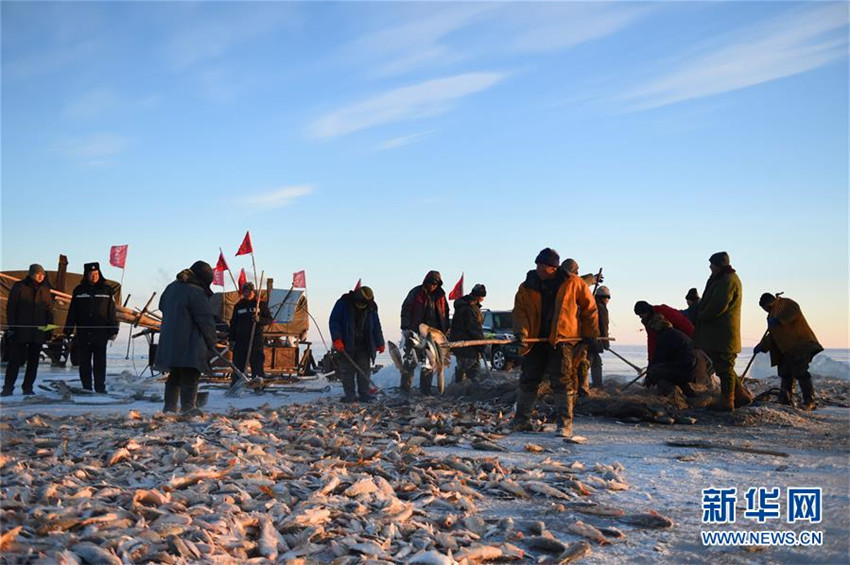 Nachhaltiger Winterfischfang in der Inneren Mongolei