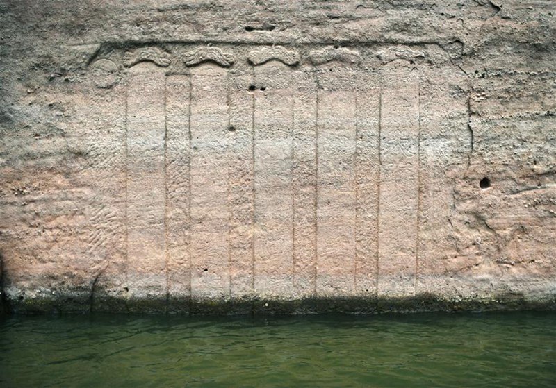 Antiker Buddha nach niedrigem Wasserstand in Ostchina gefunden