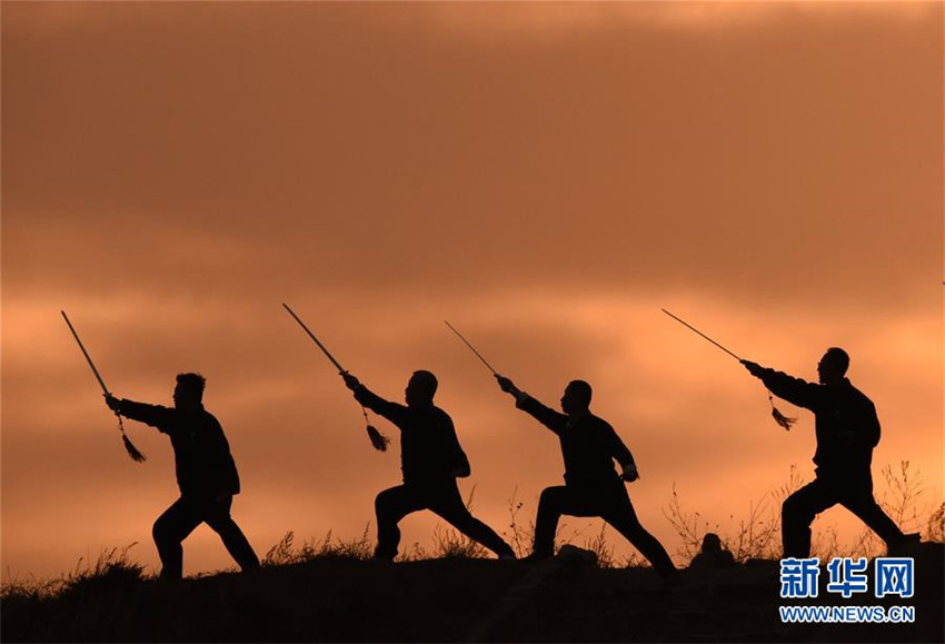 Tai-Chi in der Morgend?mmerung