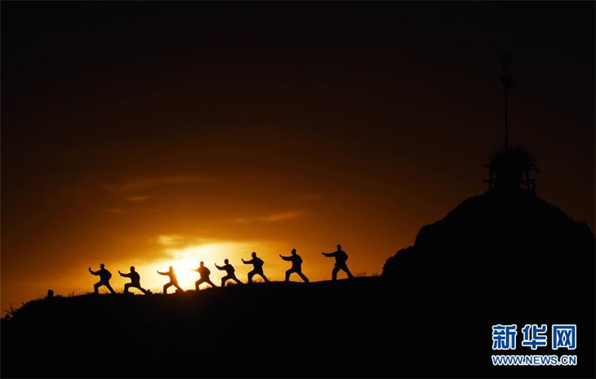 Tai-Chi in der Morgend?mmerung