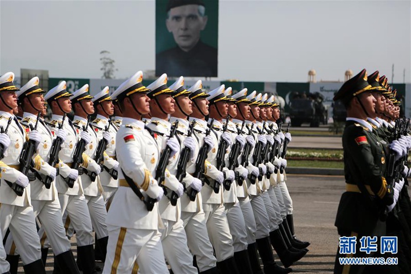 Chinas Ehrengarde debütiert am ?Pakistan Day“