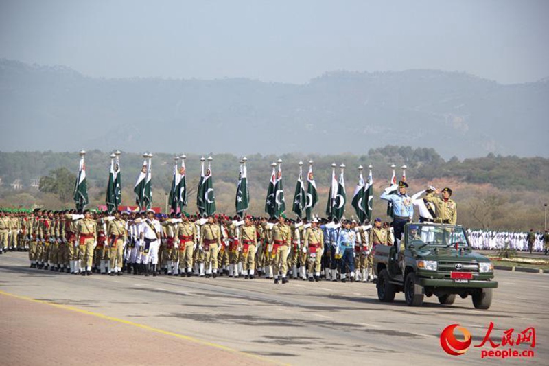 Chinas Ehrengarde debütiert am ?Pakistan Day“