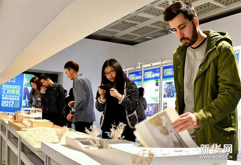 Alles neu macht der April – Studentische Innovationsausstellung in Shanghaier er?ffnet
