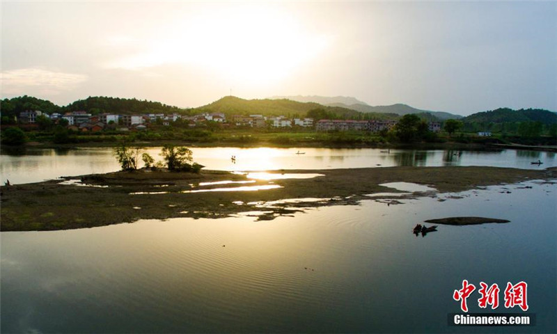 Luftaufnahmen des Xiannü-Sees in Jiangxi