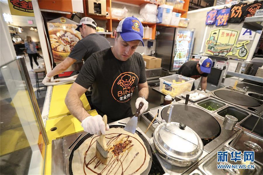 US-Amerikaner verkauft chinesische Pfannkuchen in New York
