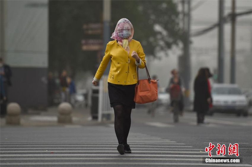 Starker Sandsturm fegt über Beijing