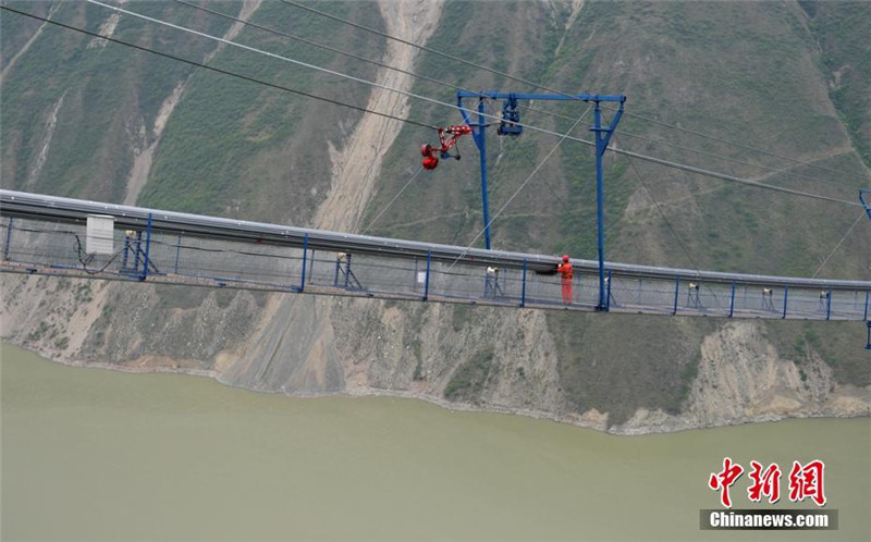 ?Brücke Nr.1 der tibetischen Region Sichuans“ im zügigen Aufbau