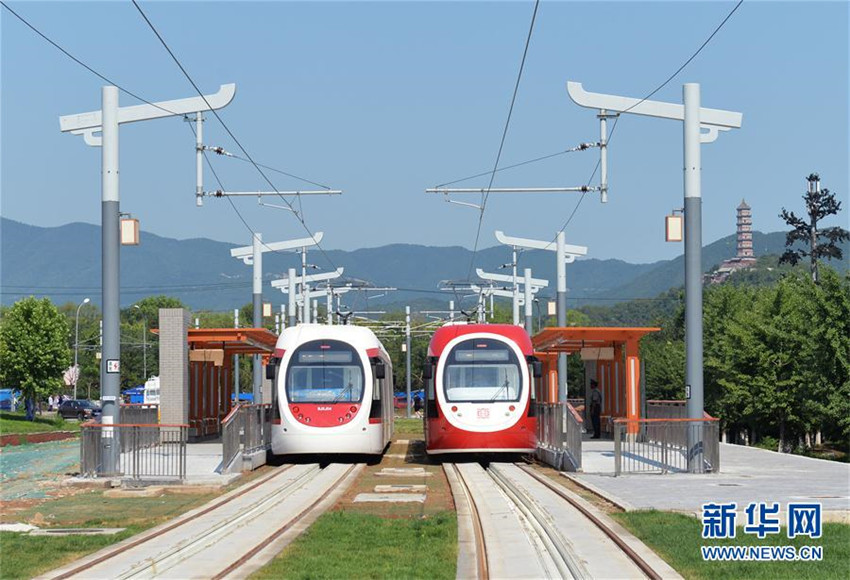 Beijings erste moderne Stra?enbahn bald in Probebetrieb