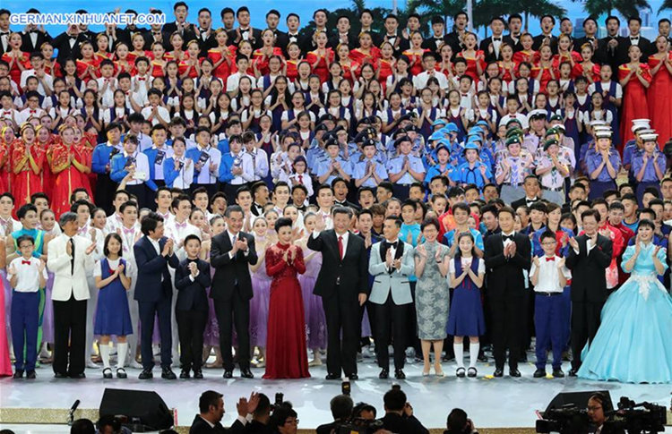 Xi Jinping nimmt an Gala-Show für 20. Jubil?um der Rückkehr Hongkongs zu China teil