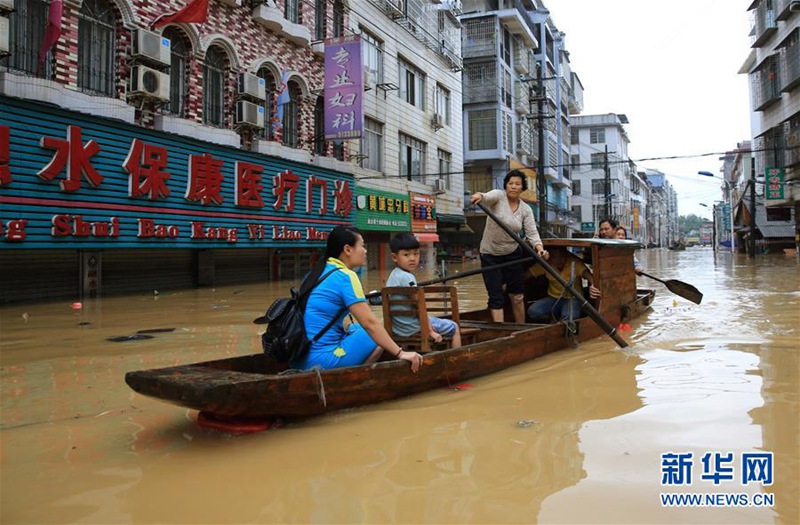 überschwemmungen in Guangxi 