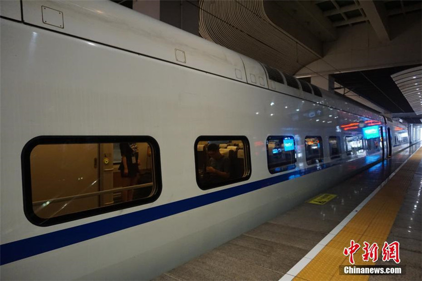Neuer Hochgeschwindigkeitszug verbindet Beijing und Xiongan